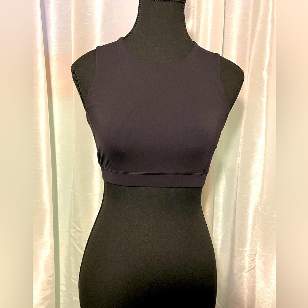 Lululemon Sports Bra Size 2 in Black